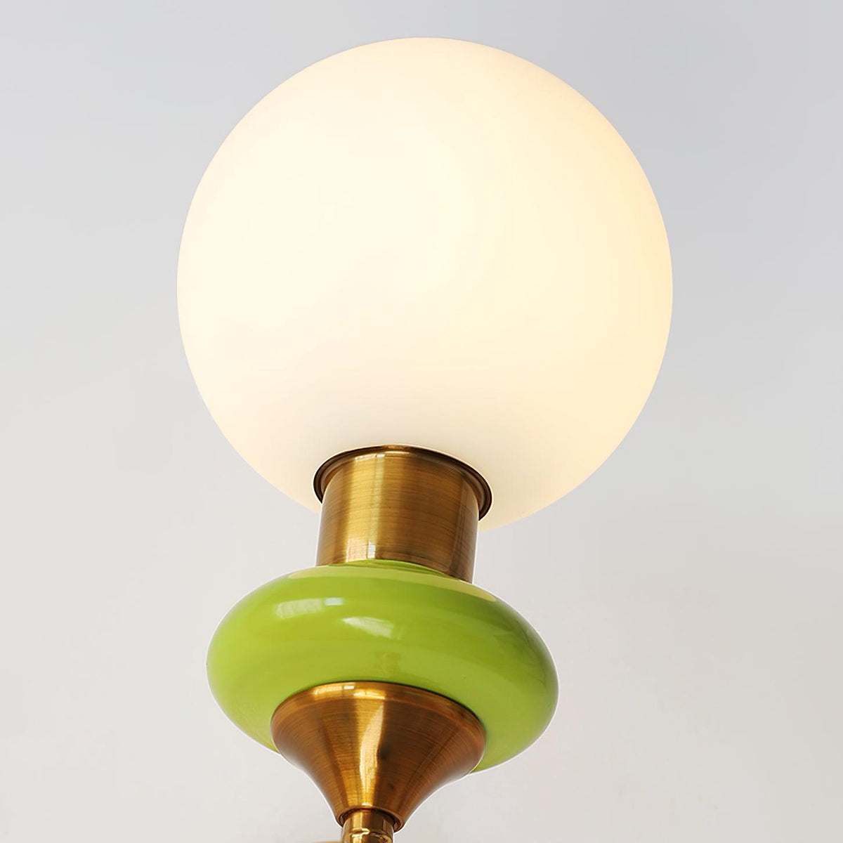 Teriearia vägglampa