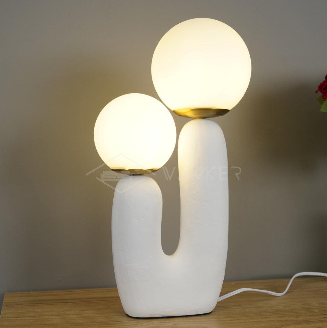 Candeeiro de mesa artístico de resina Elyrain