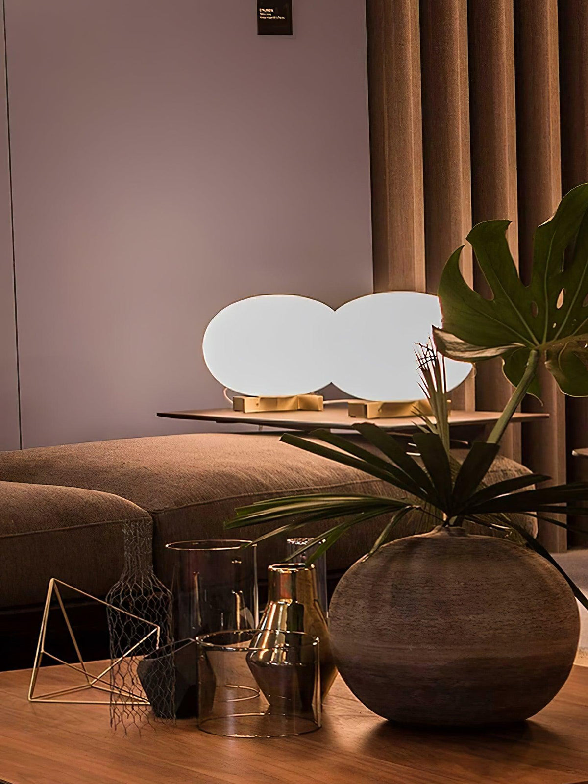 Golvin orbital bordlampe i kugleform