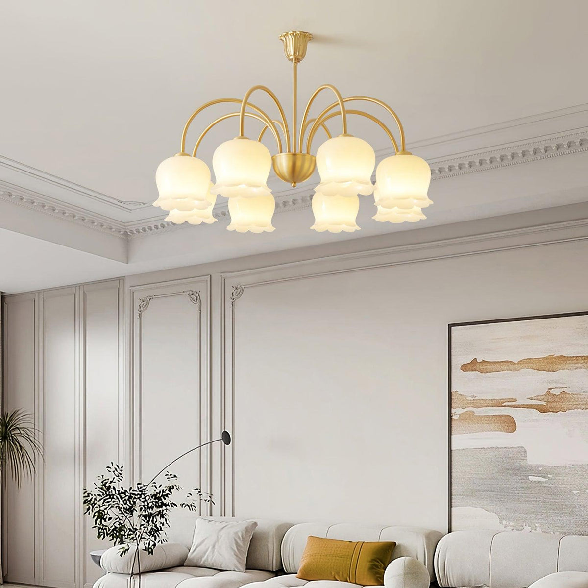 Candeeiro Solenora em latão, elegante, com braços curvos