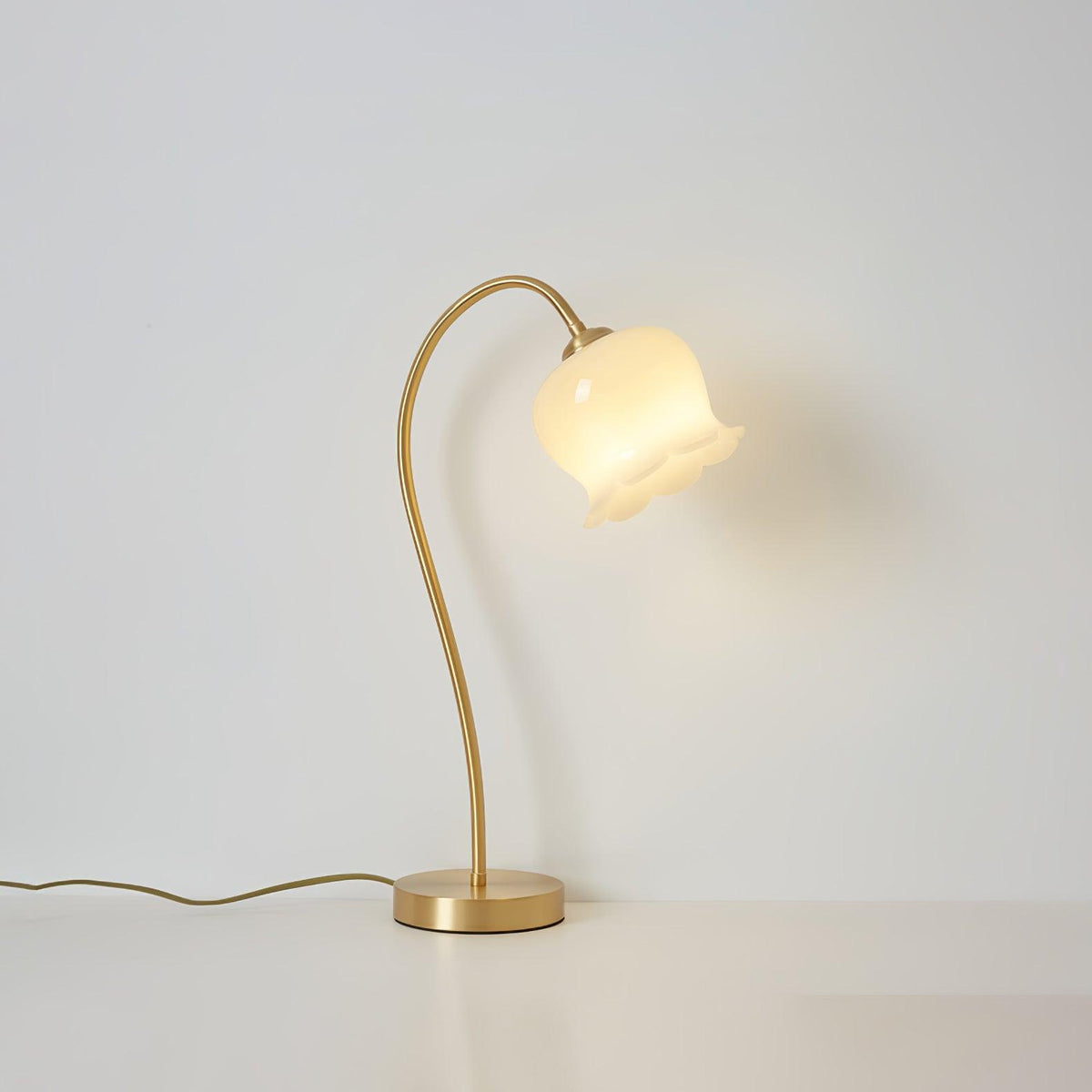 Candeeiro de mesa vintage em latão Calvor