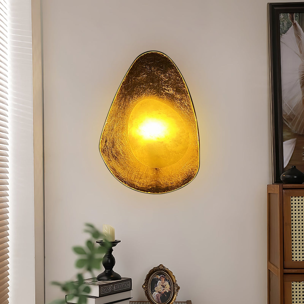 Tenbryn Organic Gilded Pebble Alabaster-vägglampa