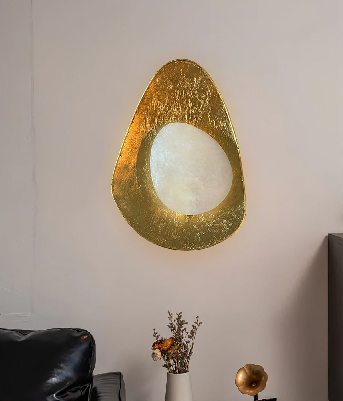 Tenbryn Organic Gilded Pebble Alabaster-vägglampa