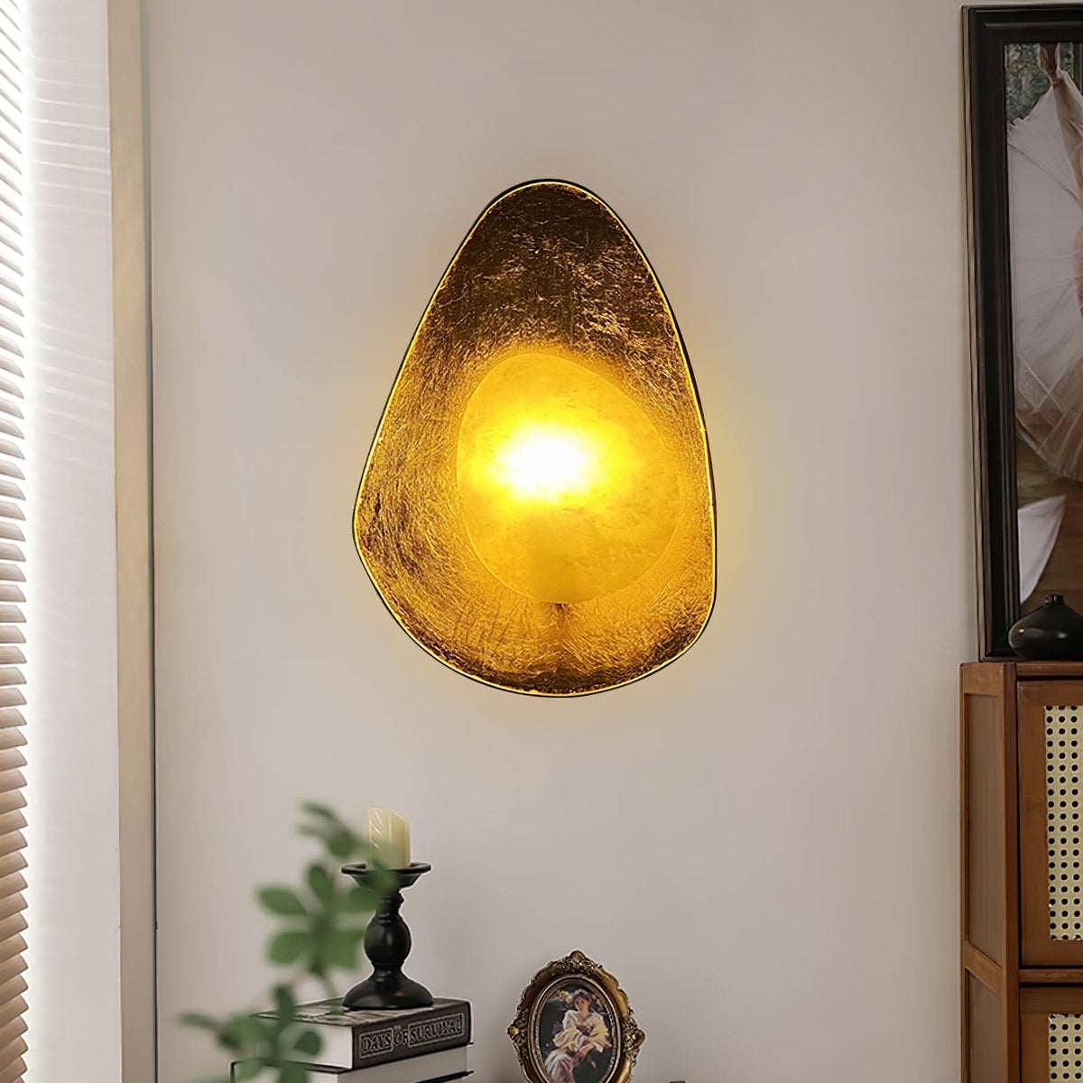 Tenbryn Organic Gilded Pebble Alabaster-vägglampa
