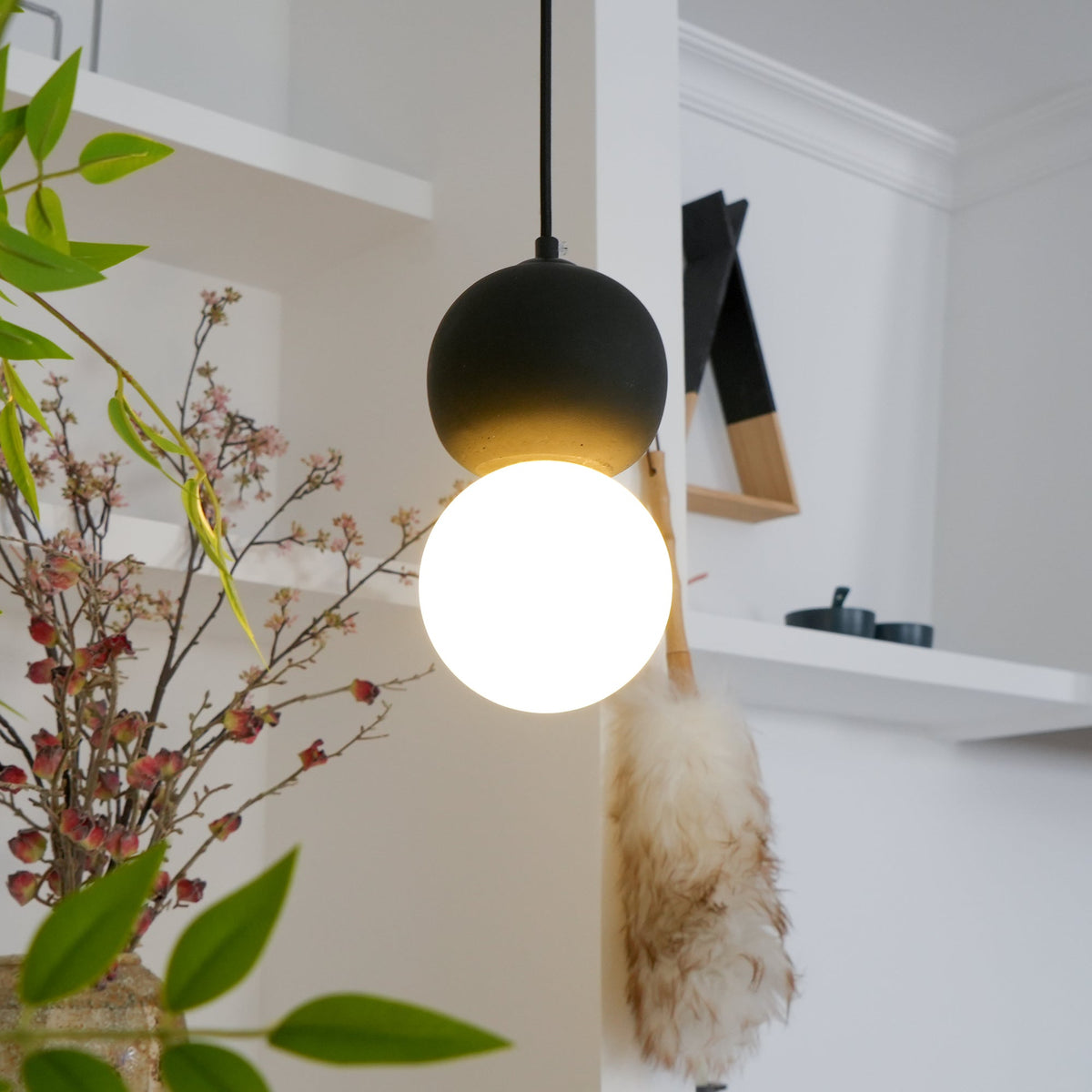 Joss minimalistisk pendellampe i cement
