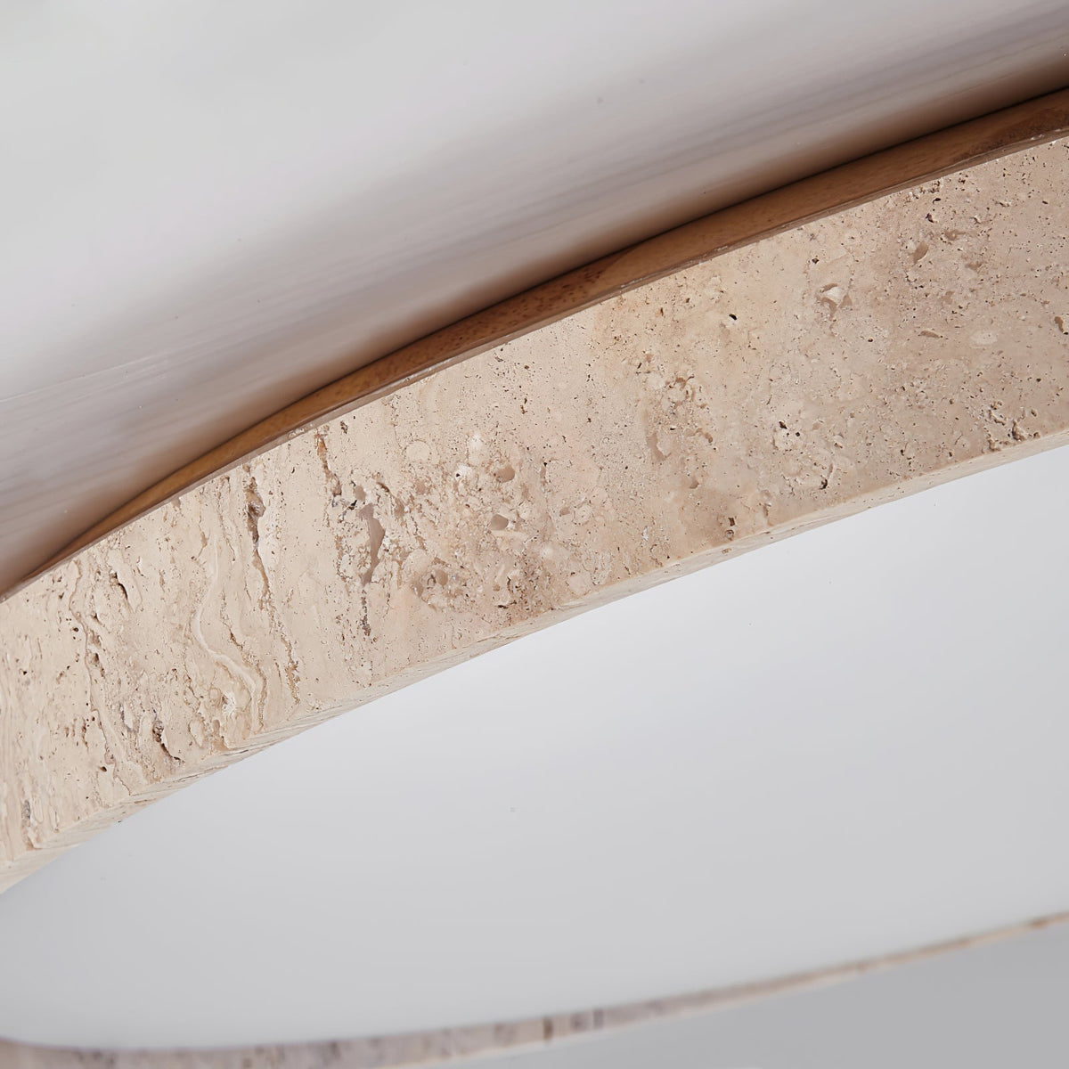 Kathy-rund loftlampe i travertin