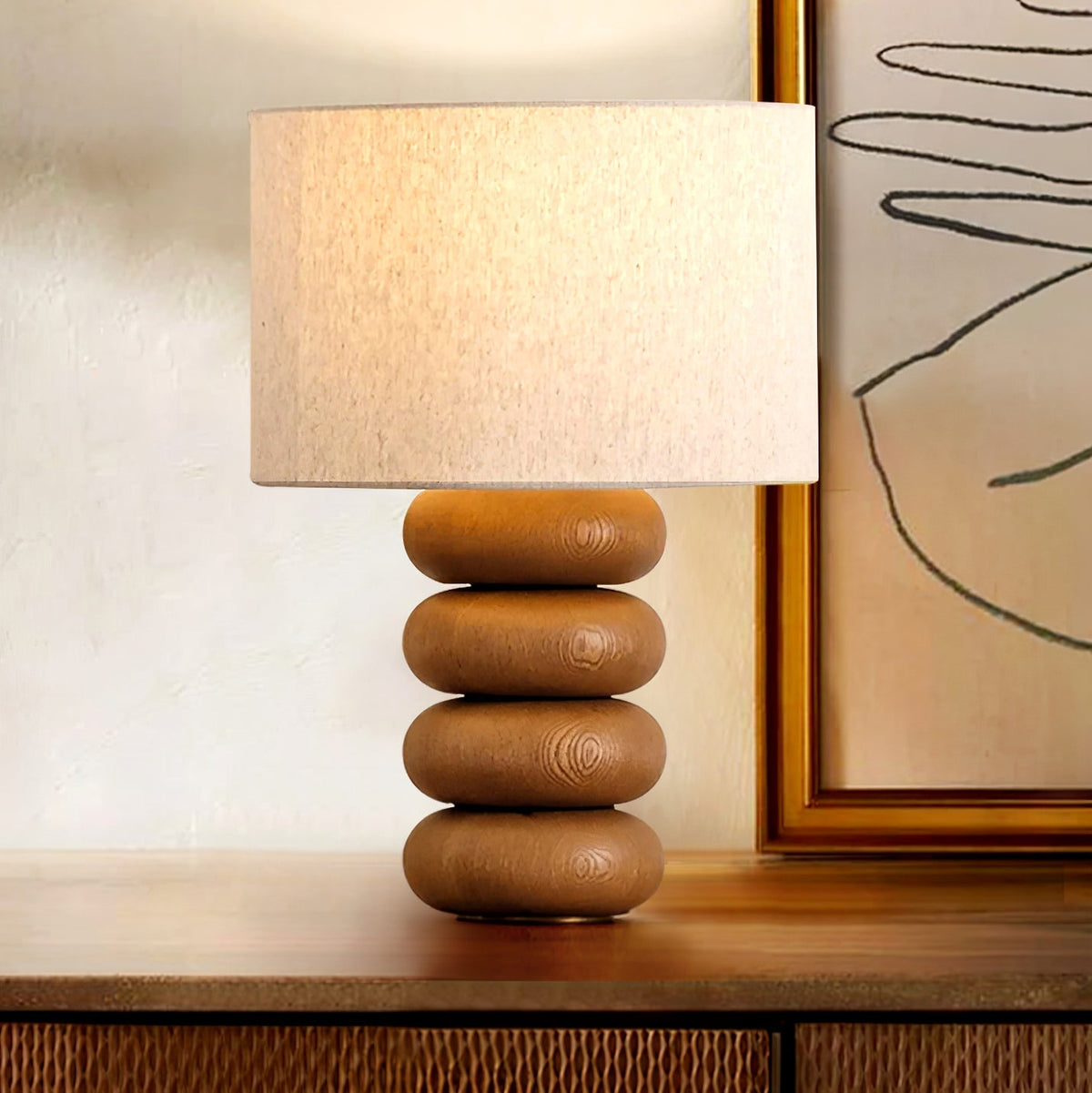 Lild bordlampe i træ og stof