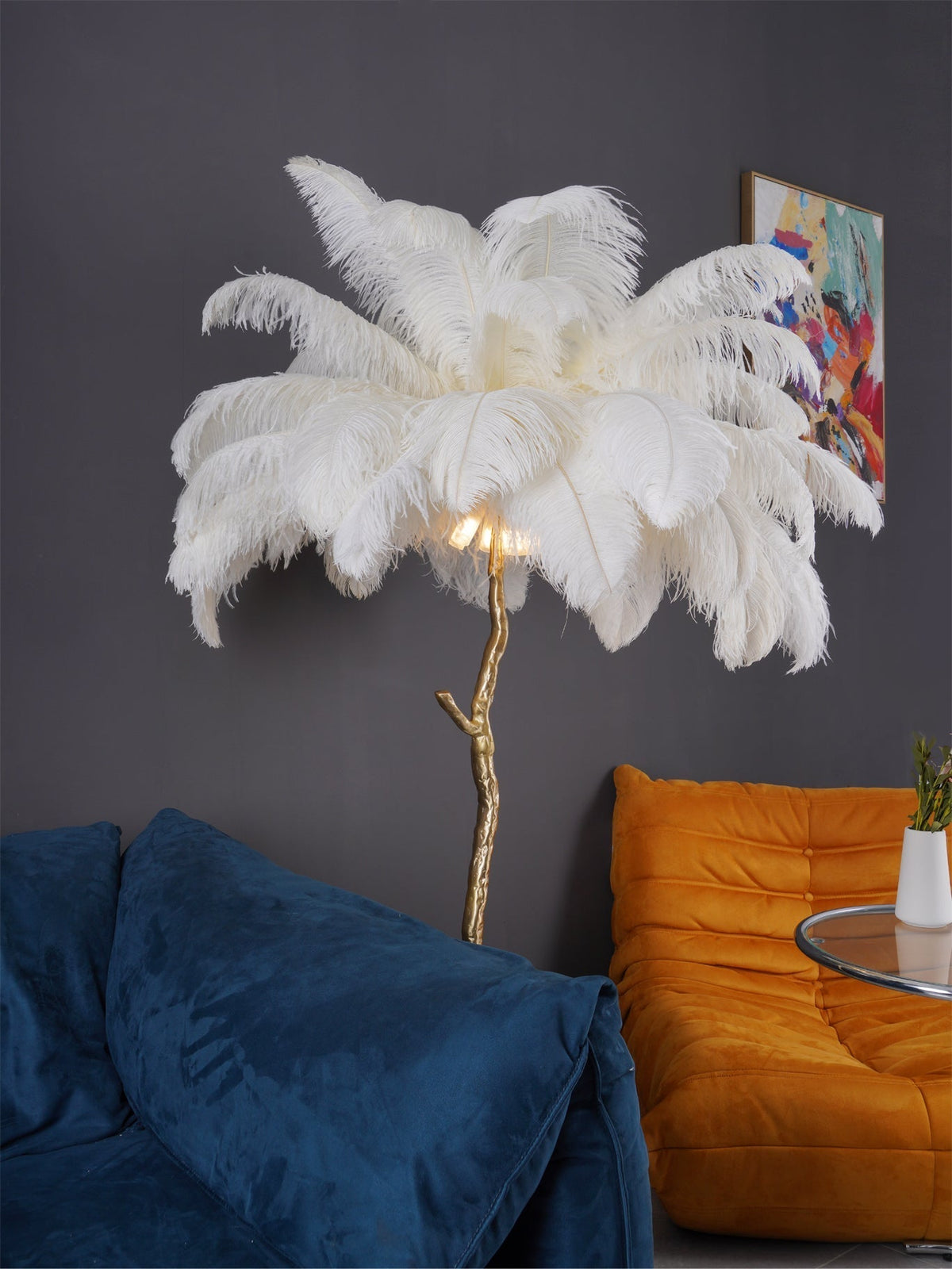 Selis golvlampa i mässing med fjäderdesign