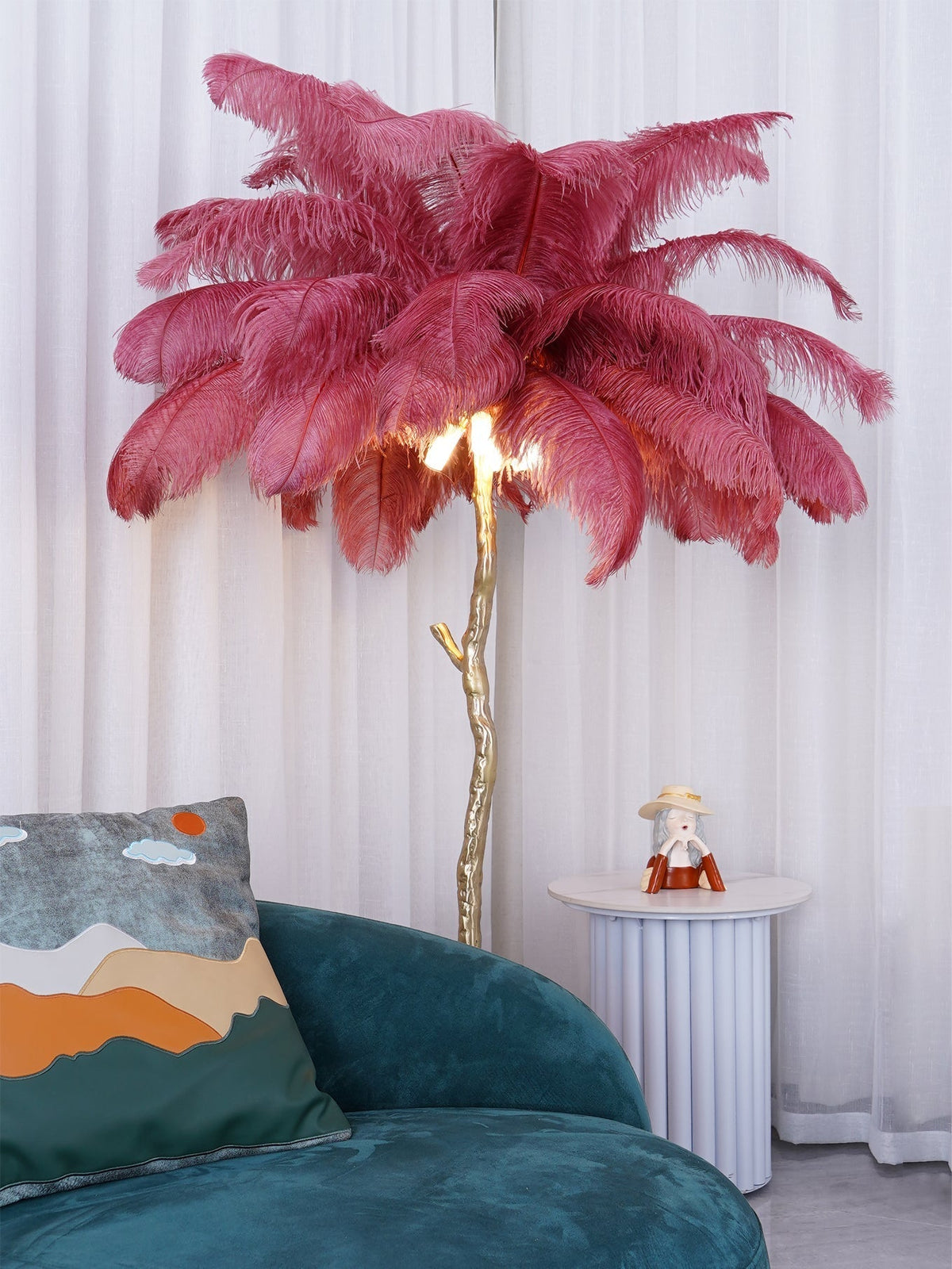 Selis golvlampa i mässing med fjäderdesign