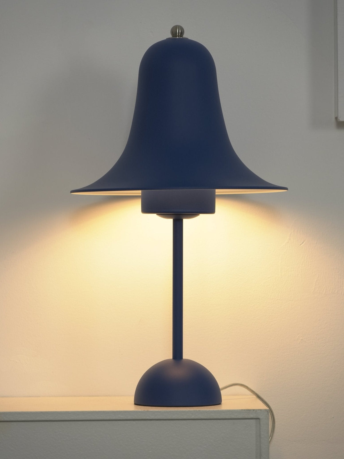 Pantop-klokkeformet bordlampe