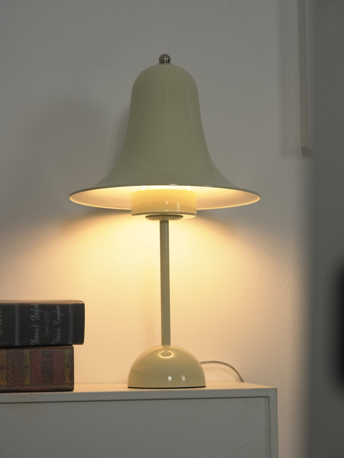 Pantop-klokkeformet bordlampe