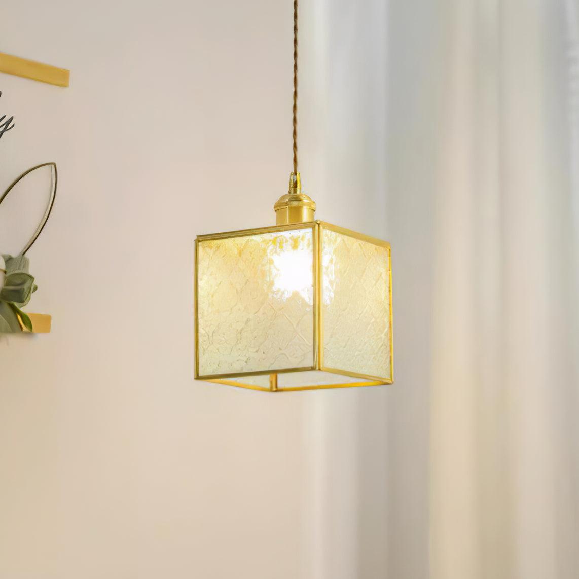 Candeeiro pendente elegante de latão e vidro Arvane