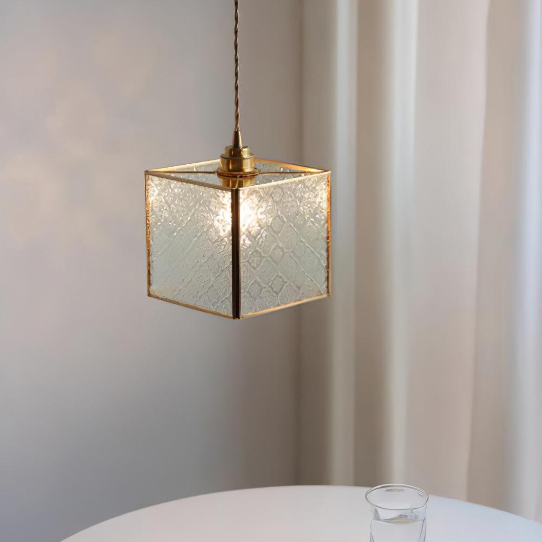 Candeeiro pendente elegante de latão e vidro Arvane