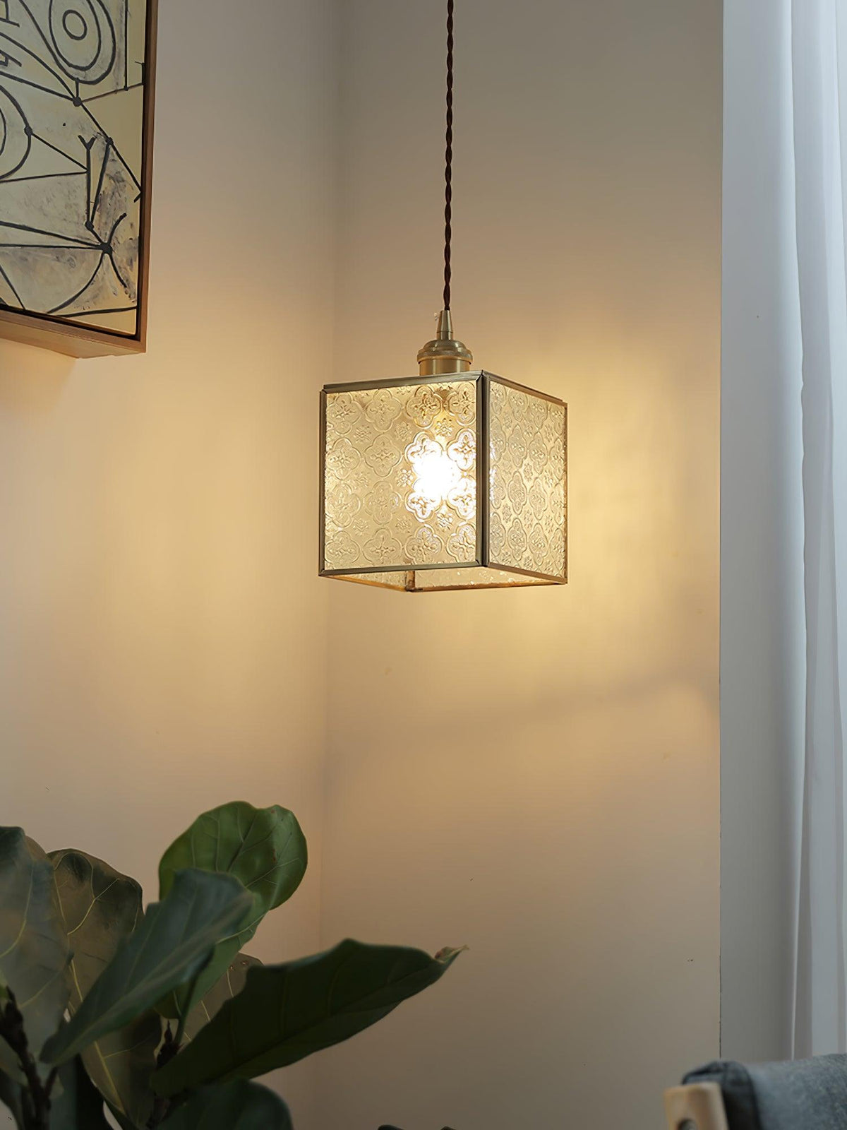 Candeeiro pendente elegante de latão e vidro Arvane