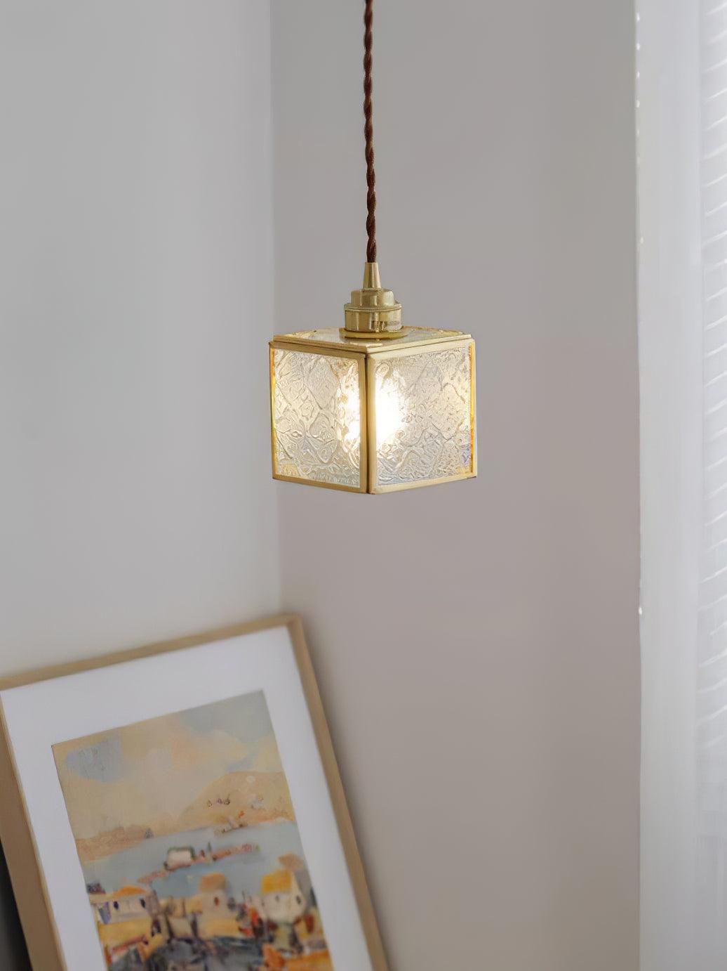 Candeeiro pendente elegante de latão e vidro Arvane