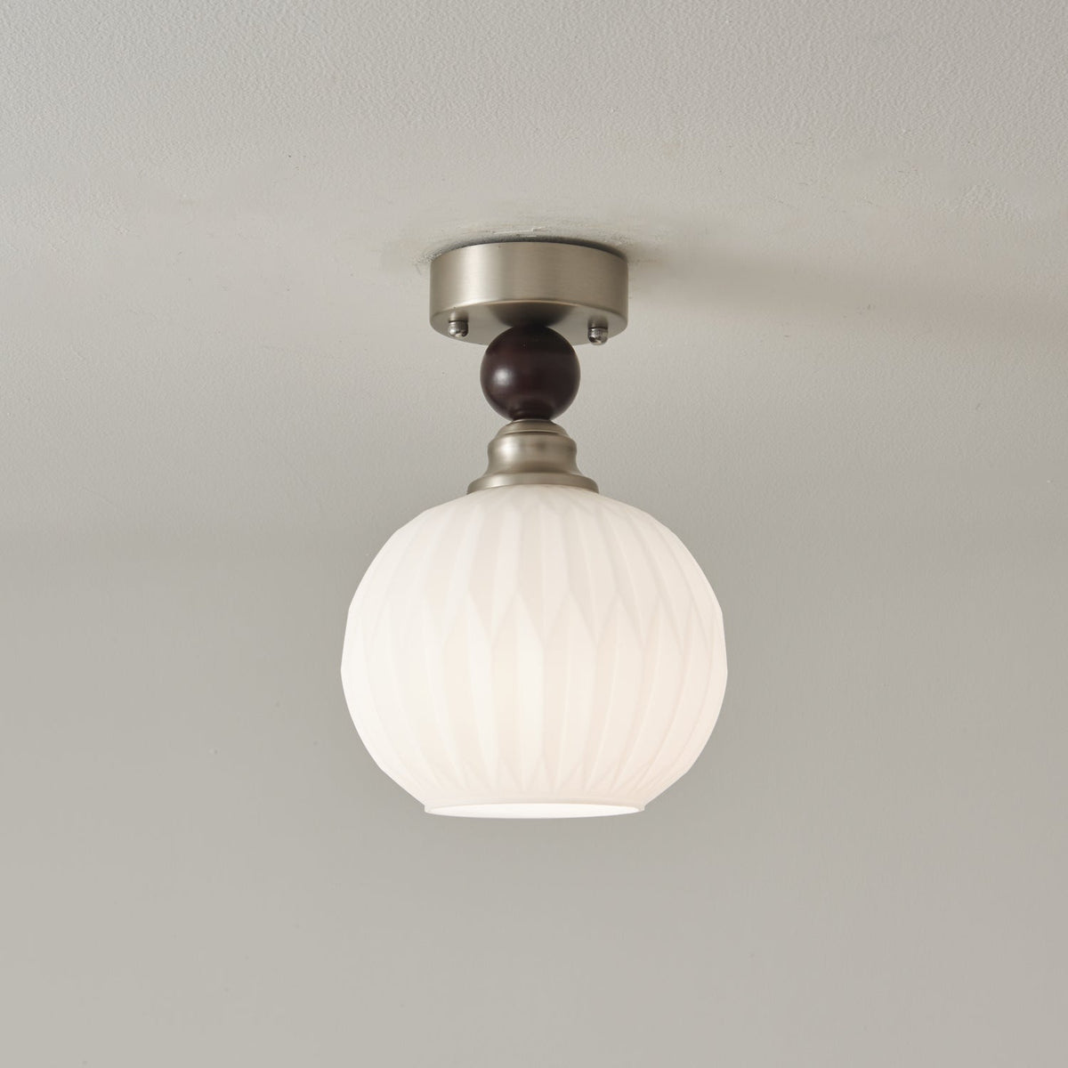 Candeeiro de teto de vidro moderno minimalista em esfera pérola Ivcarila