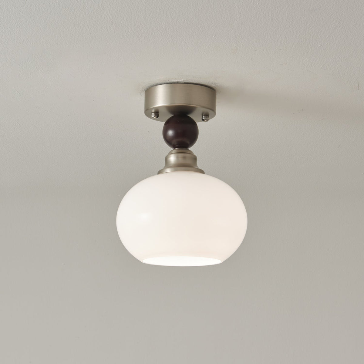 Candeeiro de teto de vidro moderno minimalista em esfera pérola Ivcarila