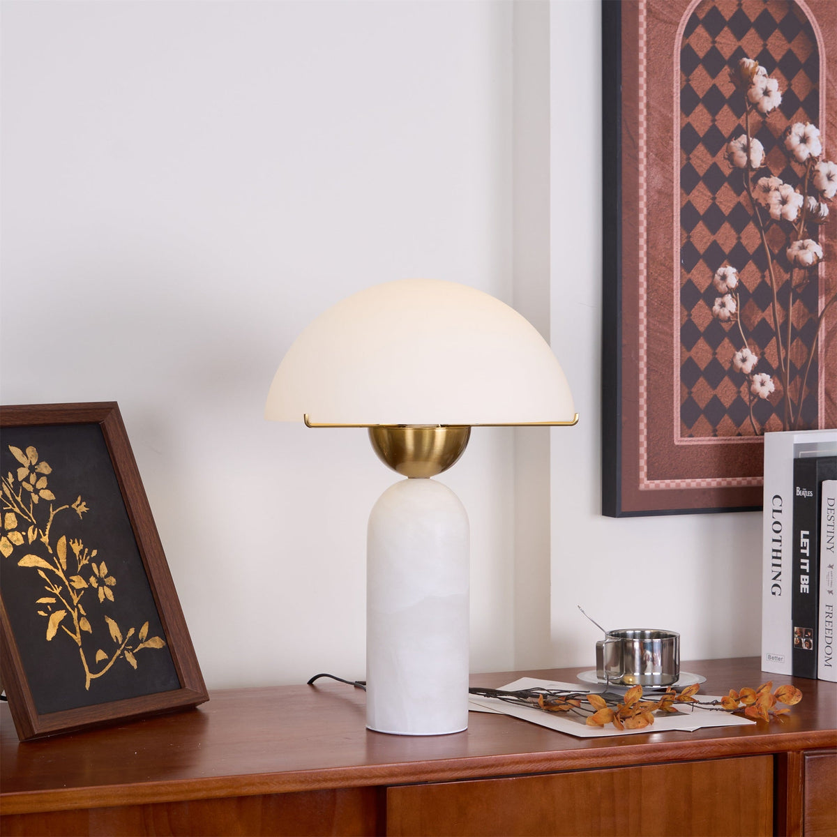 Tirixon bordslampa i alabaster