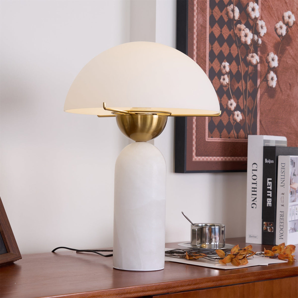 Tirixon bordslampa i alabaster