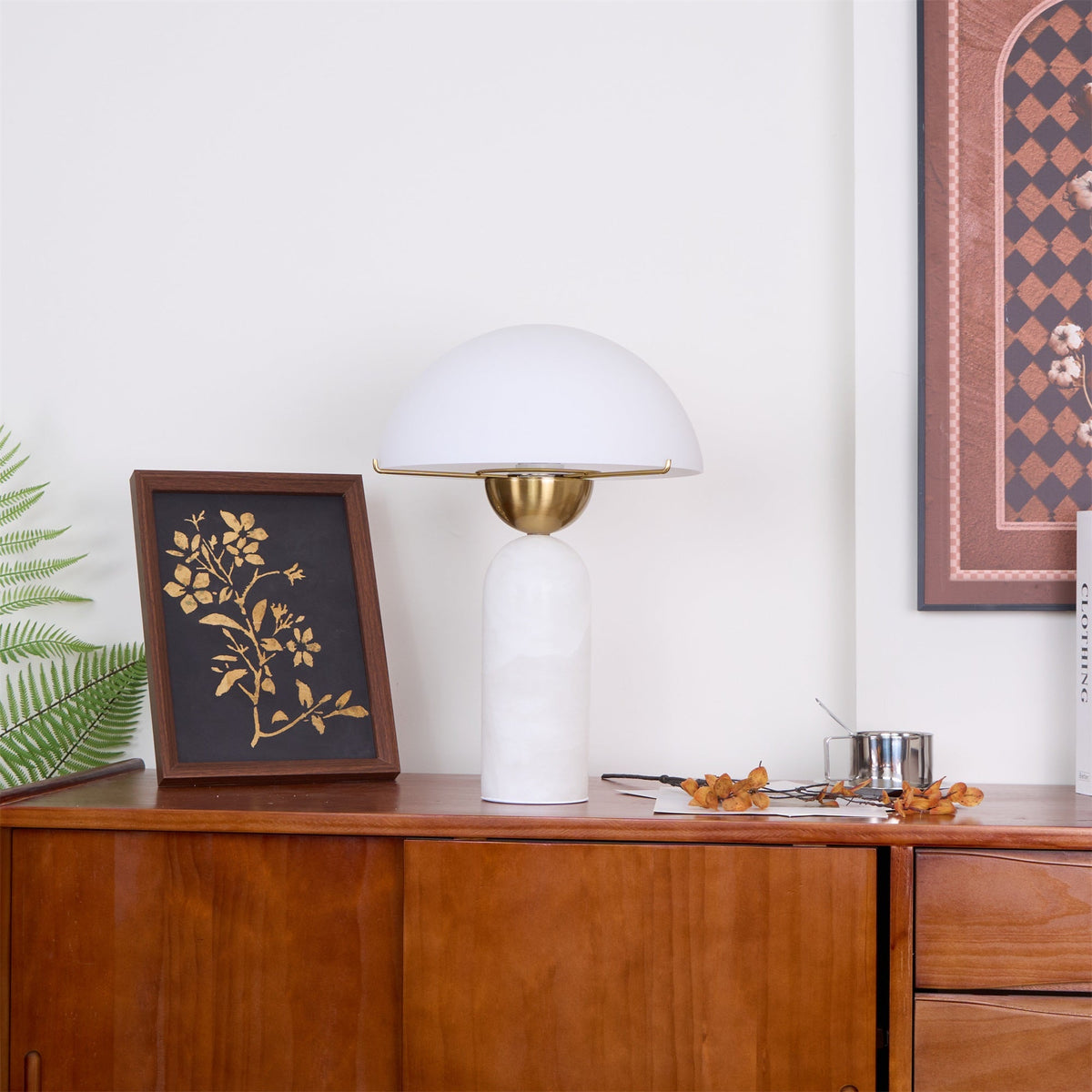 Tirixon bordslampa i alabaster
