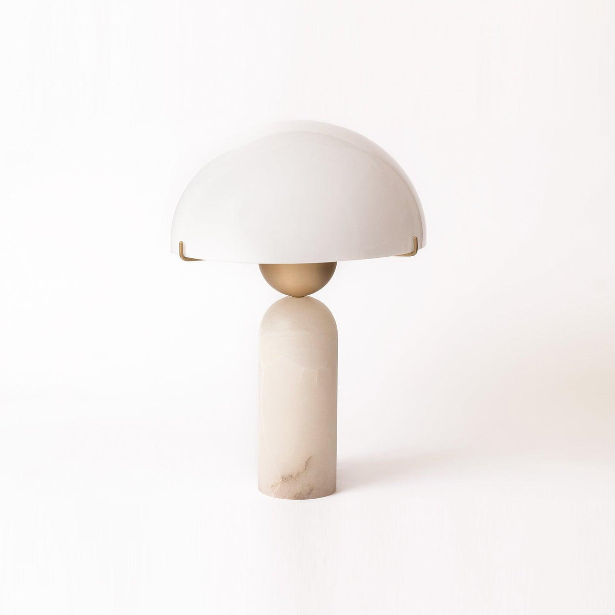 Tirixon bordslampa i alabaster