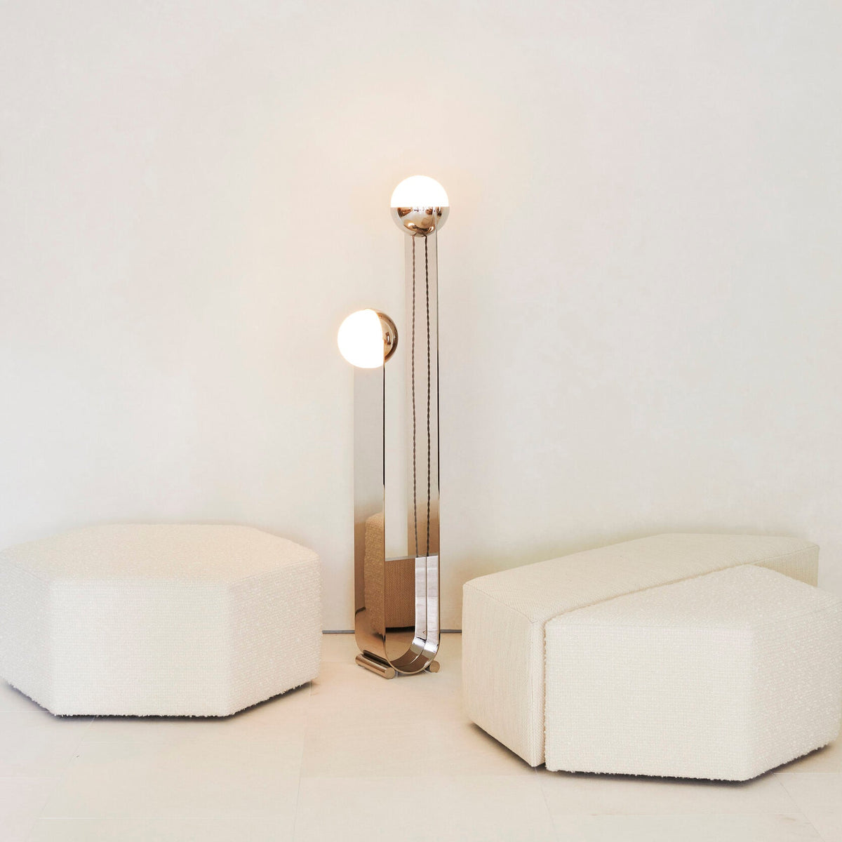 Asym-gulvlampe