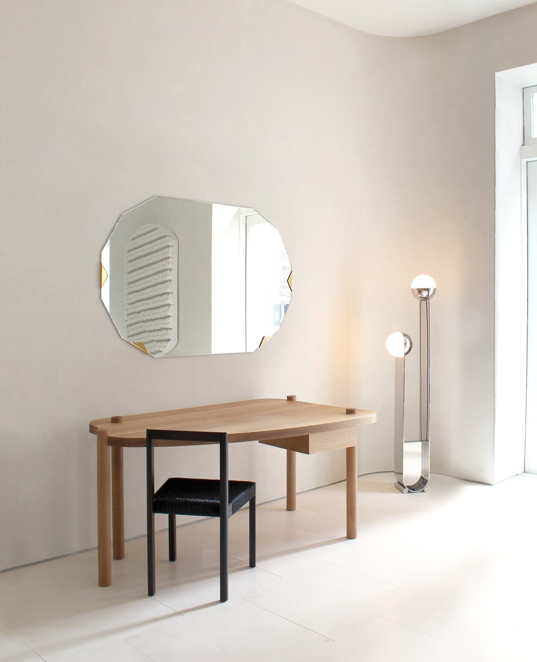 Asym-gulvlampe