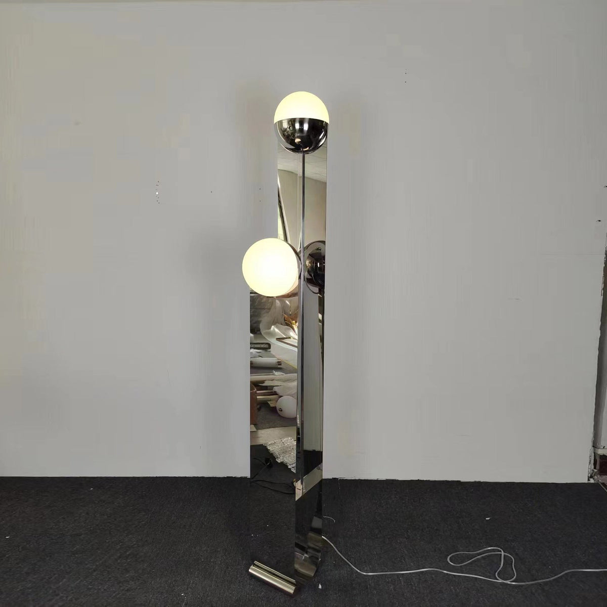 Asym-gulvlampe