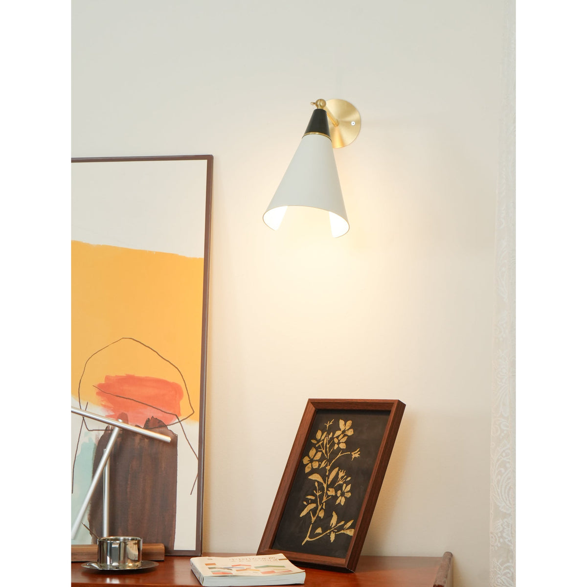 Miraenne vägglampa