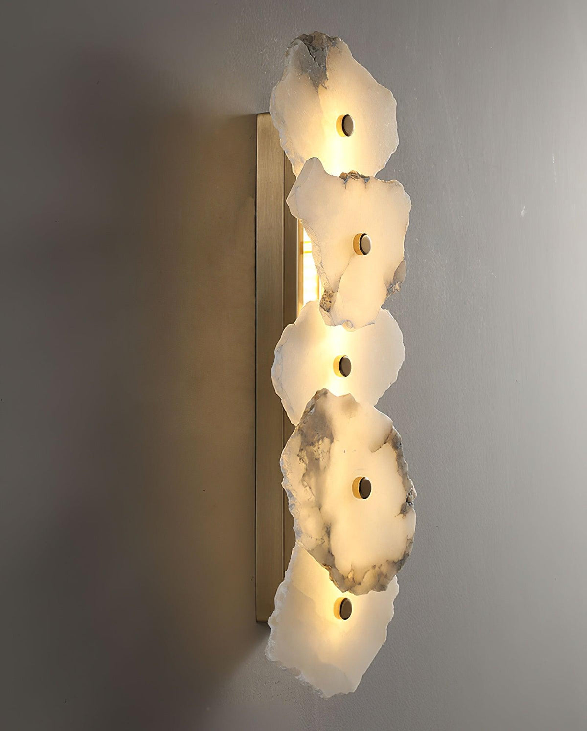 Alaeila blommig klustervägglampa i alabaster