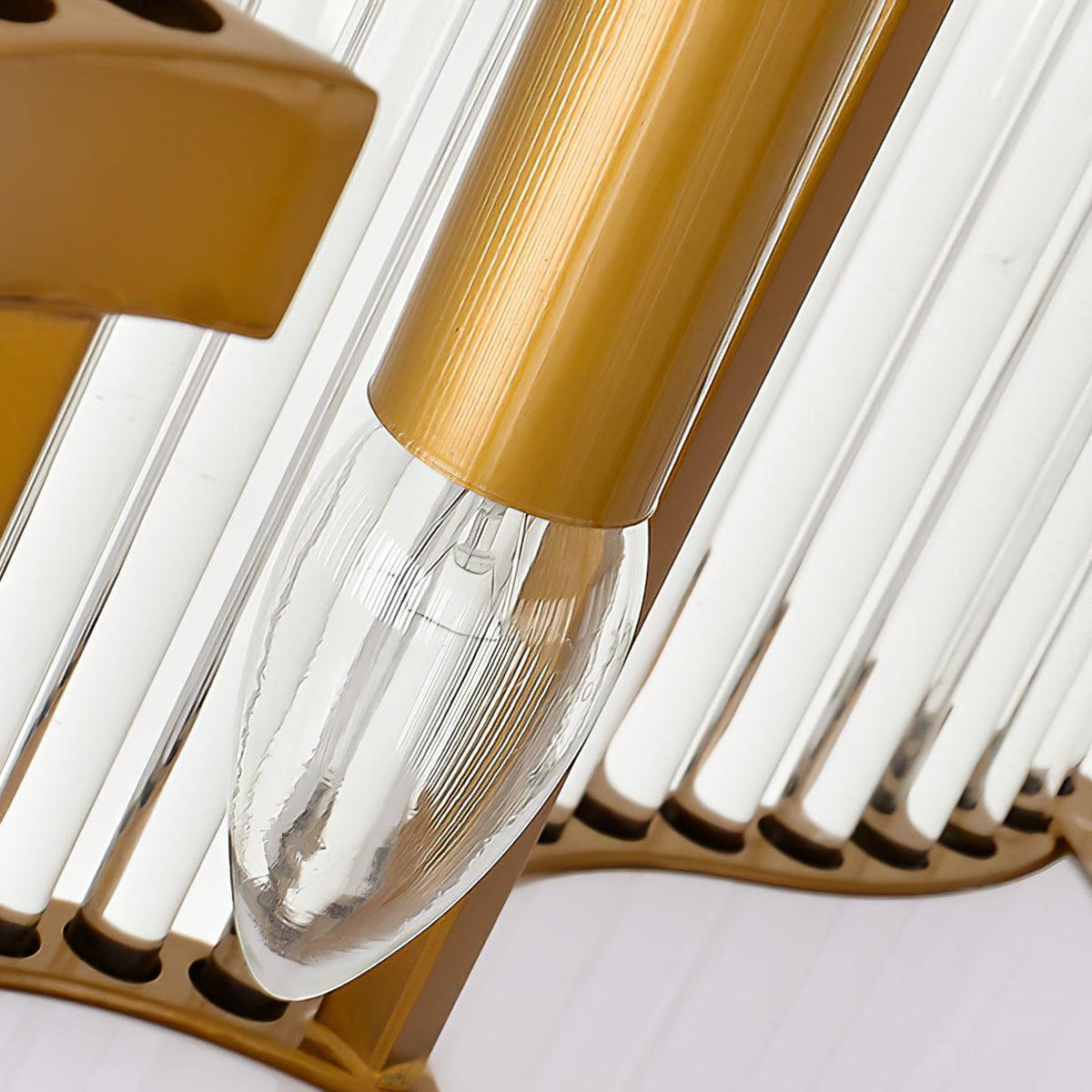 Candelabro Eirelaine em vidro dourado e preto