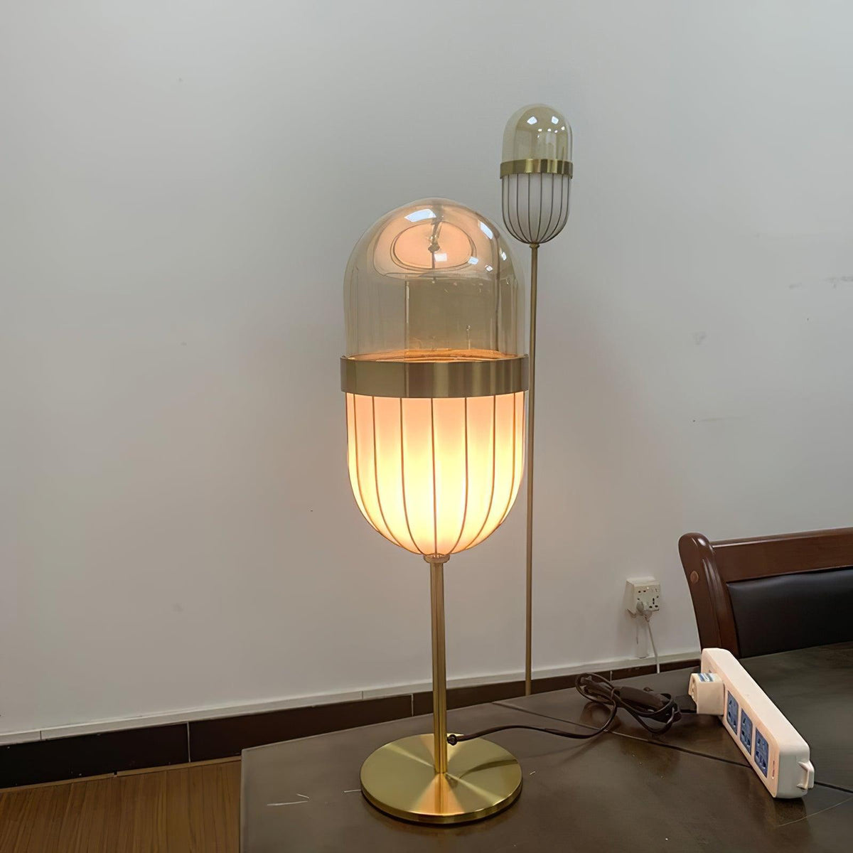 Moderne bordlampe Selelena