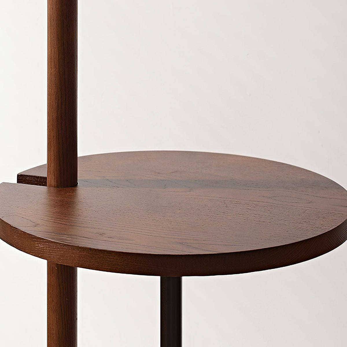 Mirz minimalistisk gulvlampe i valnøddetræ