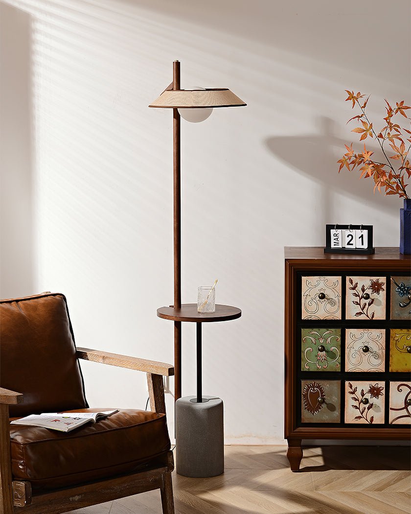 Mirz minimalistisk gulvlampe i valnøddetræ
