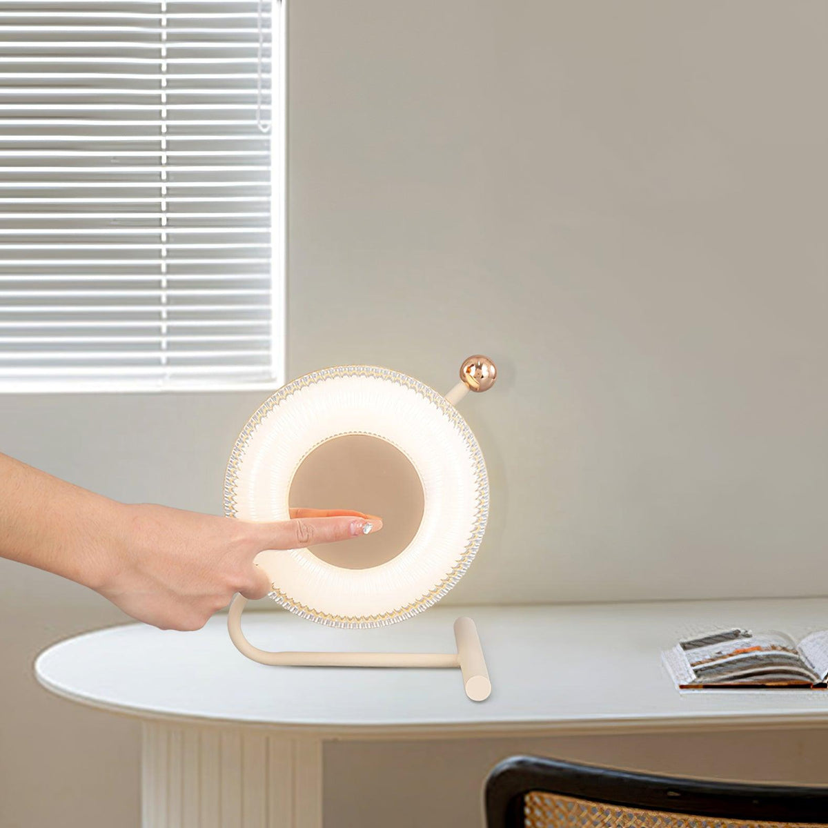 Halon moderne akrylbordlampe