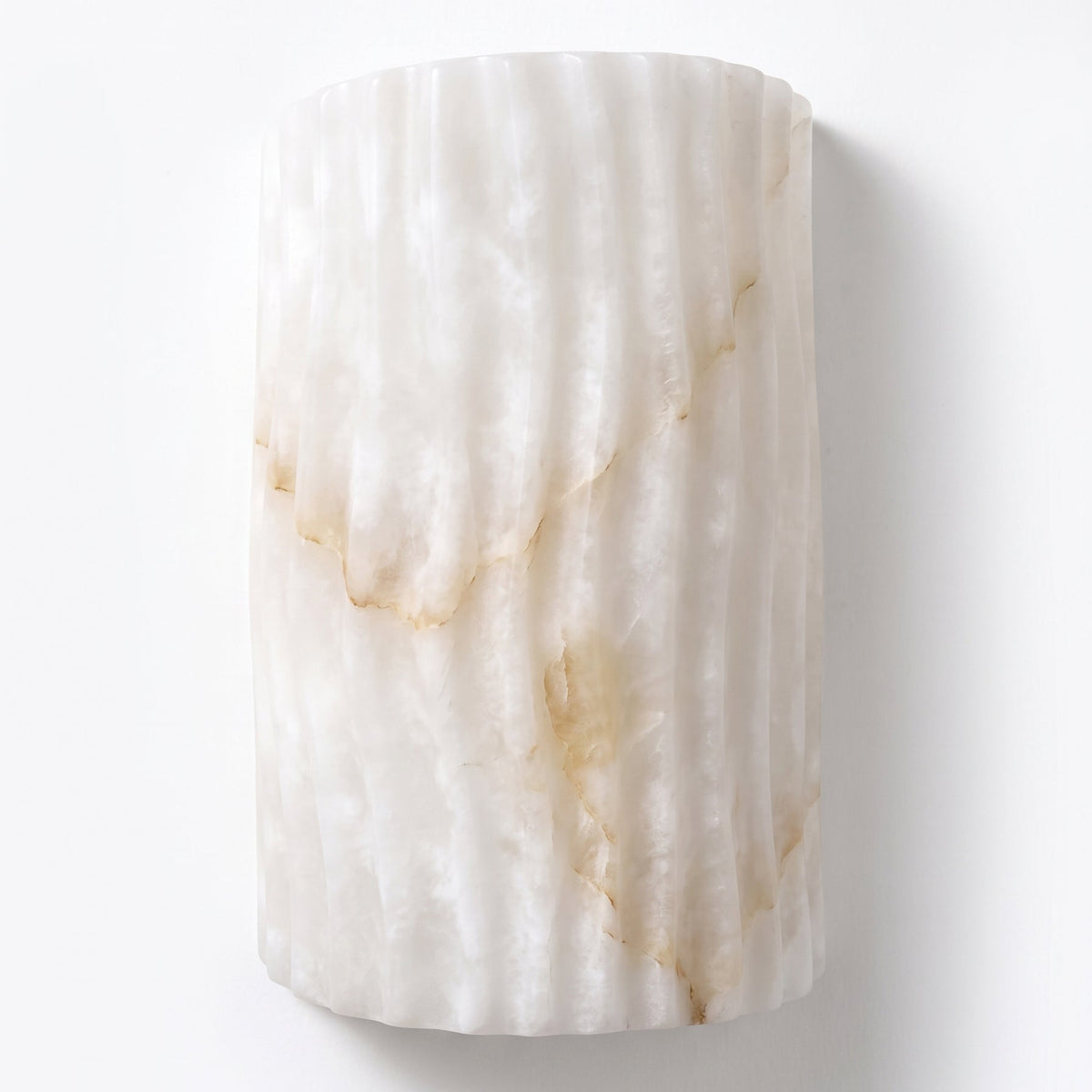 Vägglampa i räfflad alabaster