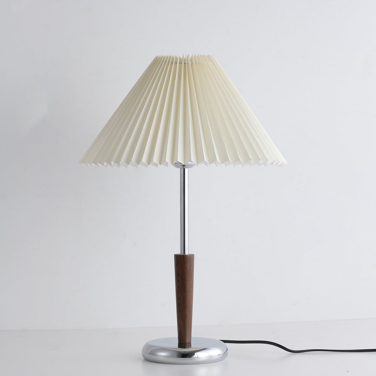 Candeeiro de mesa moderno em madeira Aiden