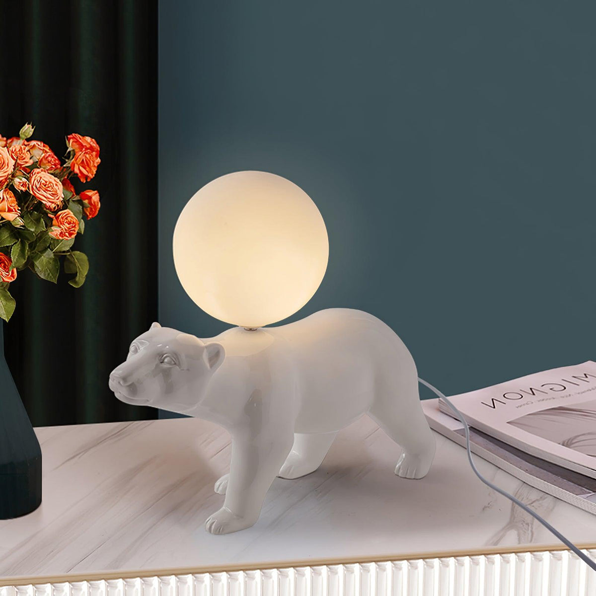 Candeeiro de mesa Bellano em resina extravagante