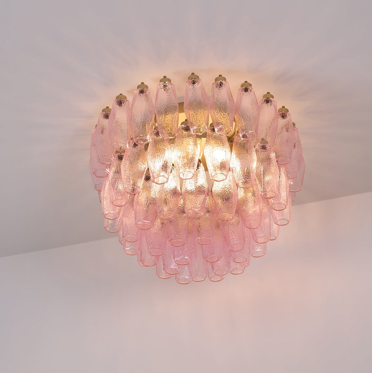 Candeeiro de teto Celelaya Poliedri em vidro Murano cor-de-rosa, em camadas e de montagem embutida
