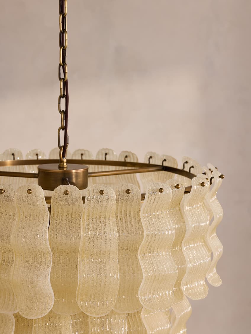 Lustre luxuoso Borzi em vidro amarelo com folhas