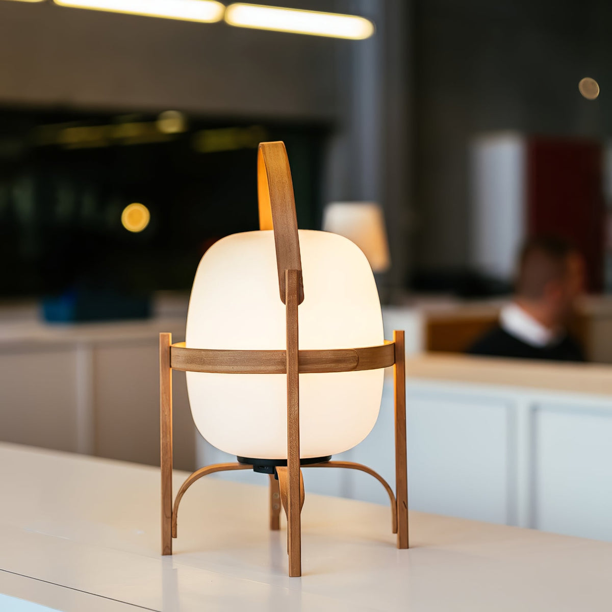 Lethra-puulasi-pöytävalaisin