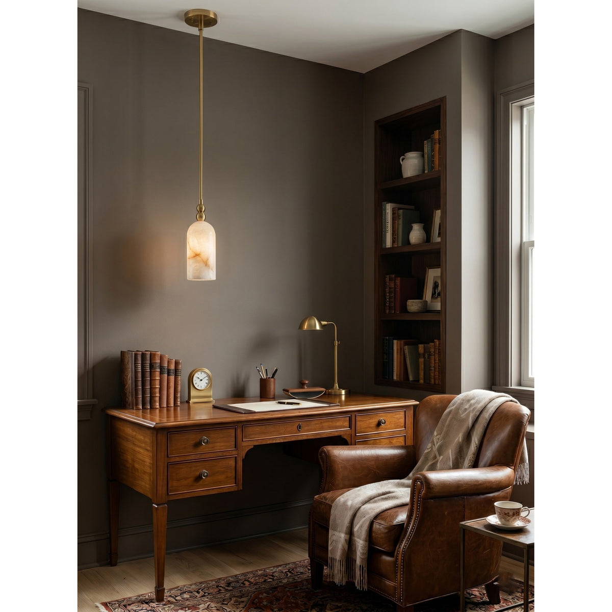 Eiranelia hengilampi úr alabasti