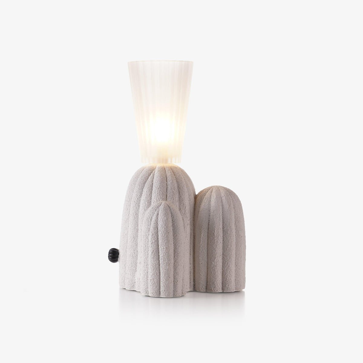 Soreny kunstnerisk bordlampe i resin
