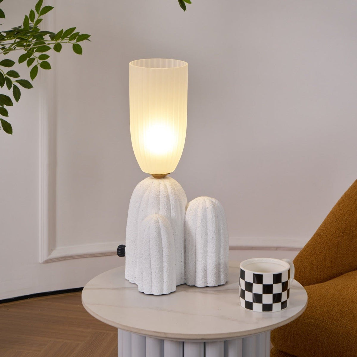 Soreny kunstnerisk bordlampe i resin