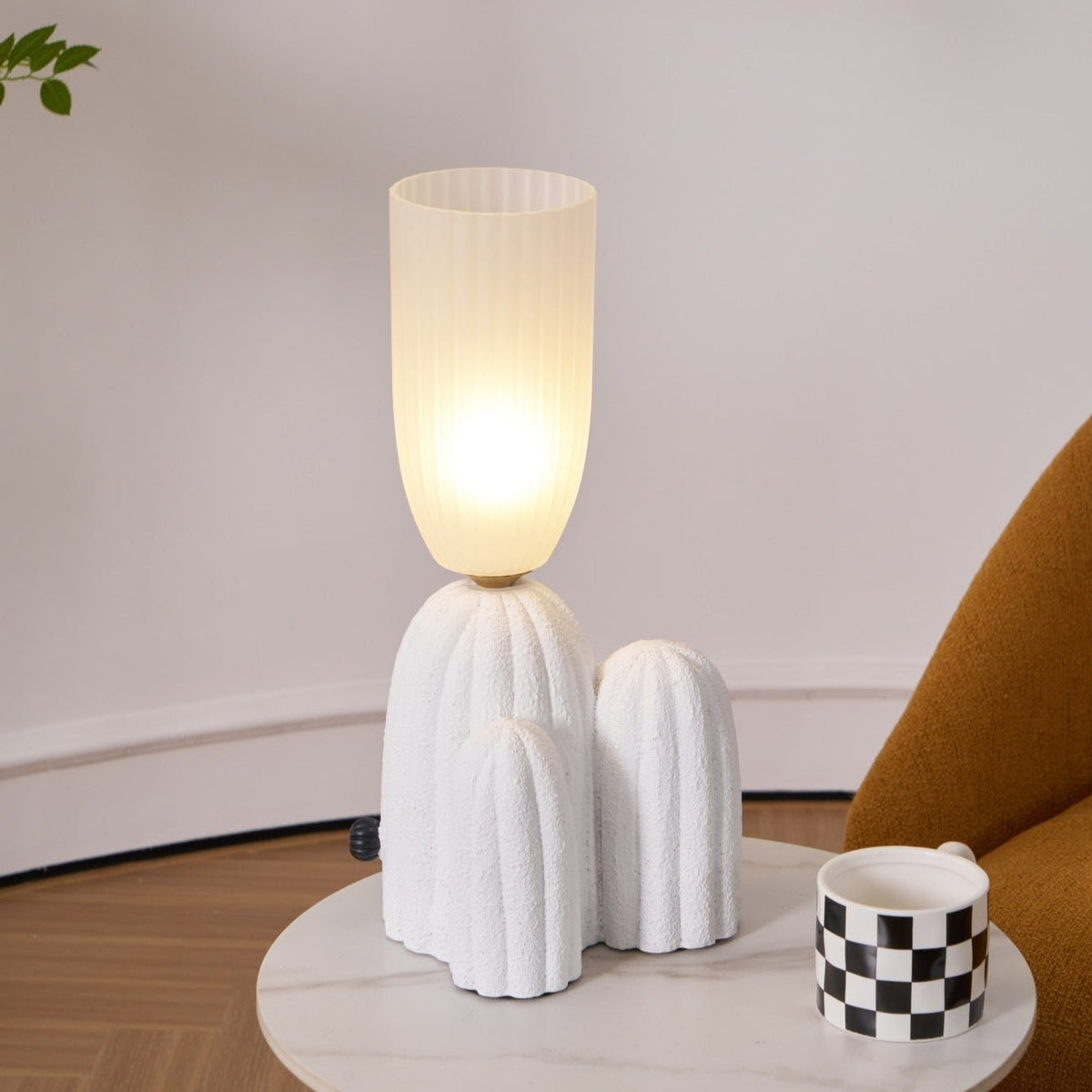 Soreny kunstnerisk bordlampe i resin