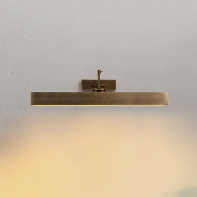 Auraraine roterande mässingsvägglampa