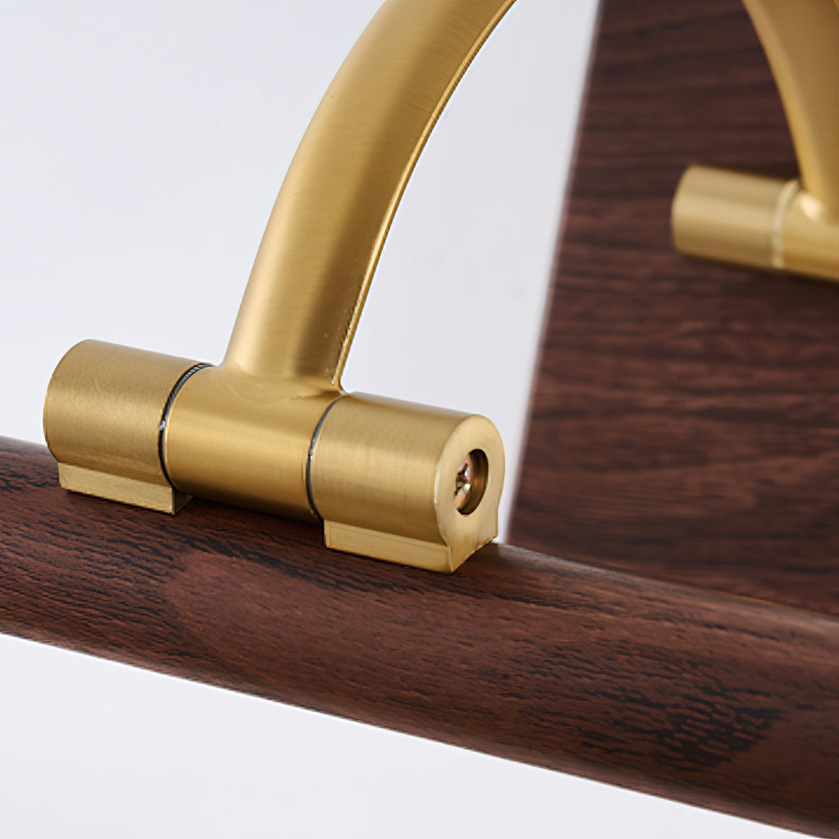 Reninina væglampe