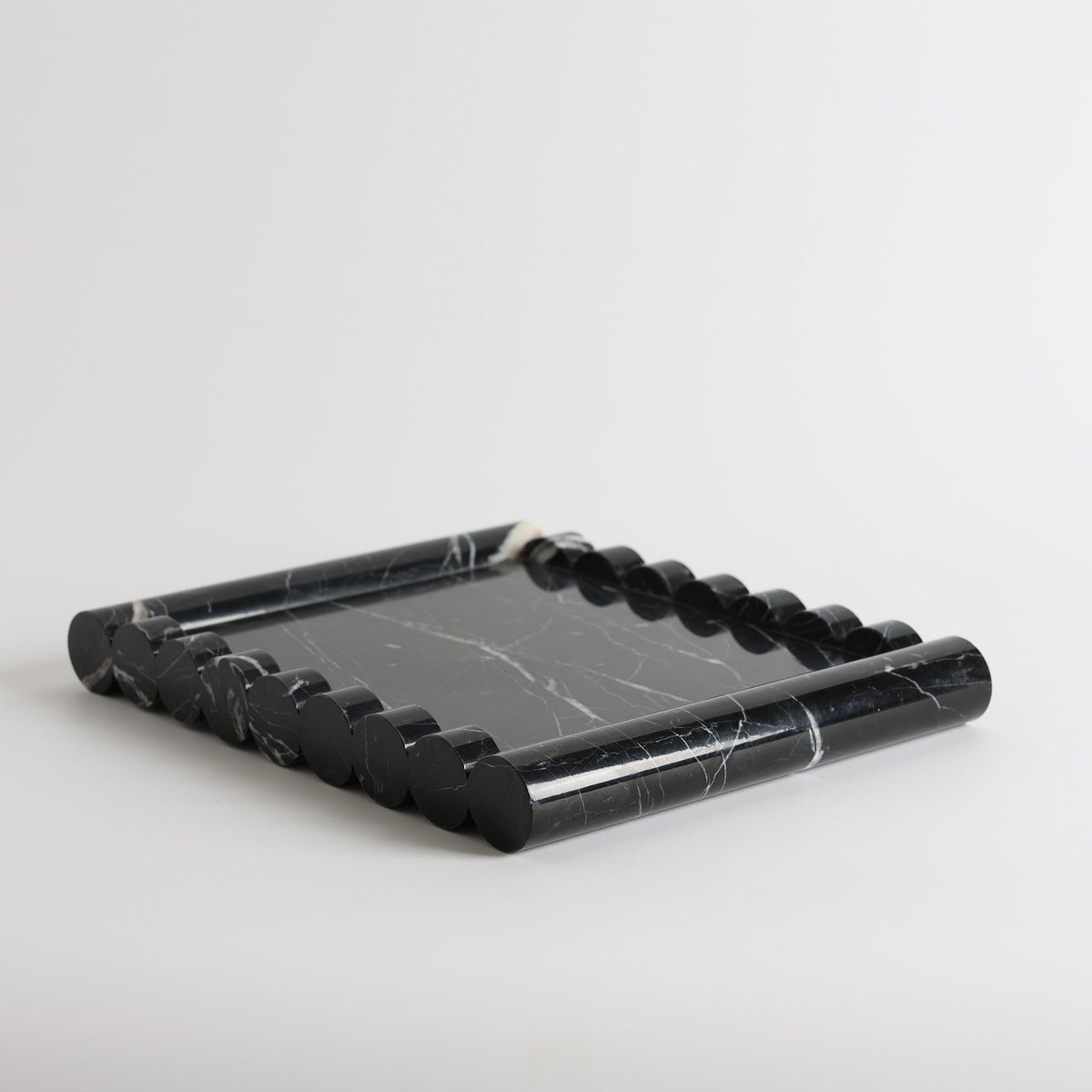 Tabuleiro Wave de mármore Casterhurst