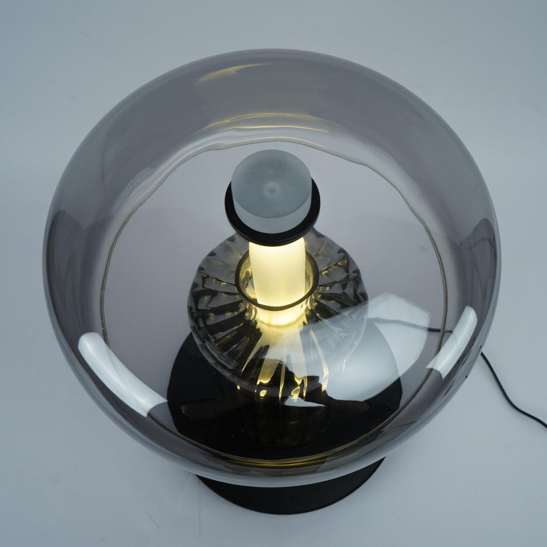 Svora modern bordslampa i glas