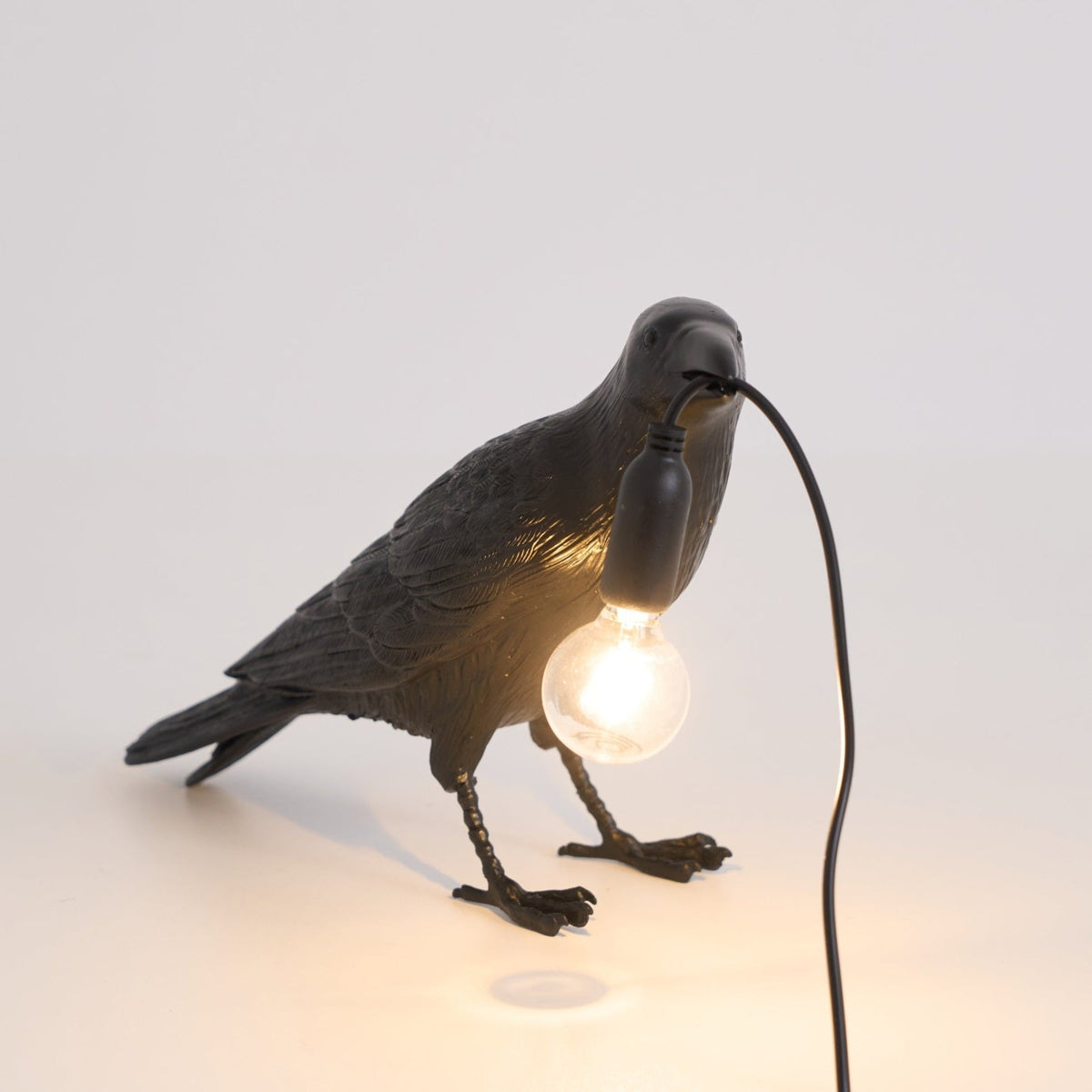 Evon fantasifull bordslampa i harts